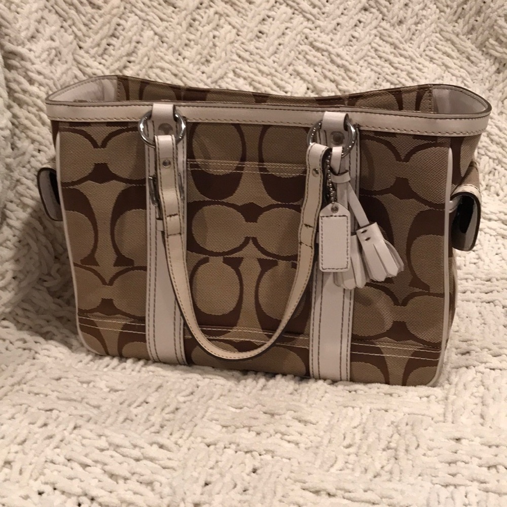 Authentic COACH signature C handbag tote - Picture 2 of 8